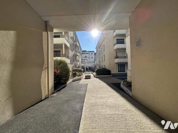 CENTRE-VILLE, APPARTEMENT T3, TERRASSE, GARAGE