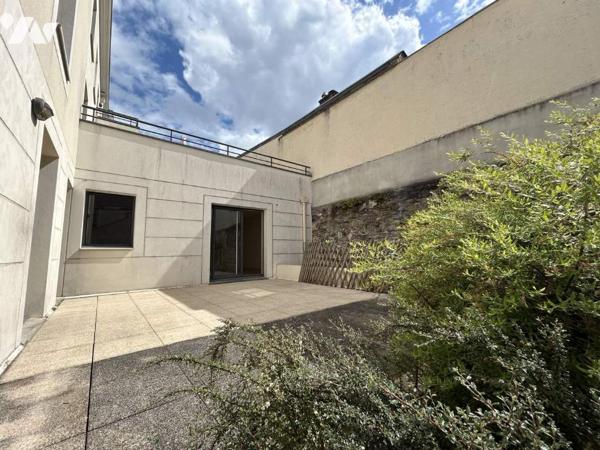 CENTRE-VILLE, APPARTEMENT T3, TERRASSE, GARAGE