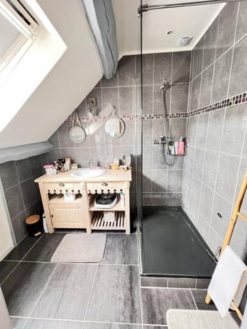 (95450) SERAINCOURT, maison de village et sa dépendance amenagée, 160m2, jardin, garage