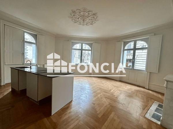 Location Appartement 2 pièces 68.1 m² - LE CARREAU DES DUCS Nantes 44000