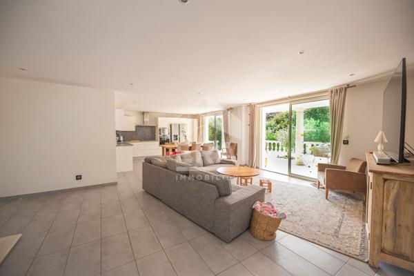 Villa La Roquette Sur Siagne 7 pièces 200 m2