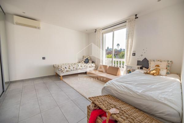 Villa La Roquette Sur Siagne 7 pièces 200 m2