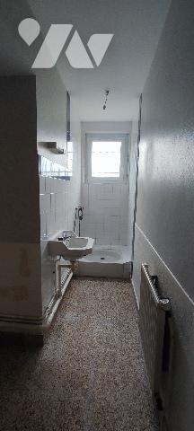 T4 de 77m² à rénover + jardin et parking à STELLA-PLAGE