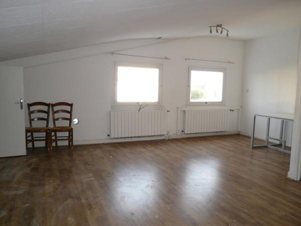 ⚜ Local/bureau A Louer CHATEAUBERNARD Zone Industrielle ⚜