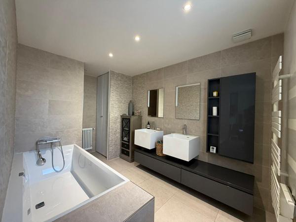 Maison à Mantes La Jolie de 4 chambres et 380m² de terrain environ