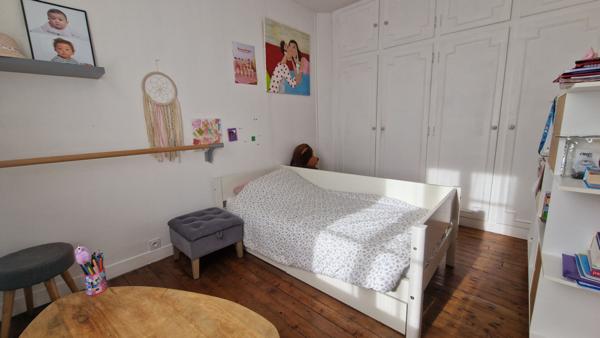 Maison à Mantes La Jolie de 4 chambres et 380m² de terrain environ