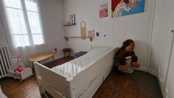 Maison à Mantes La Jolie de 4 chambres et 380m² de terrain environ