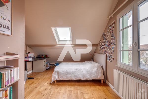 Maison Rueil Malmaison 6 pièce(s) 150m2 €885 000 ** - Référence 19901