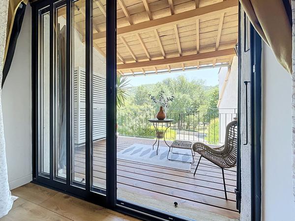 Ardèche : Maison en pierre rénovée 140 m² volumes & charme