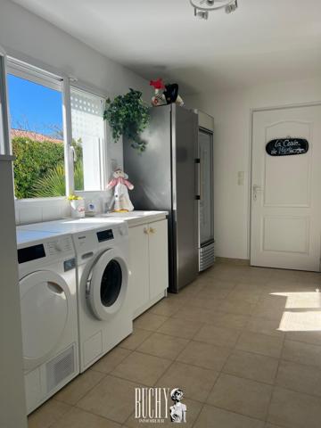 Maison 5 pièce(s) 4 chambre(s) 214 m²