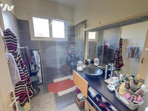 NEUVILLE SUR SAONE centre Maison T5 98m² 570m² terrain 