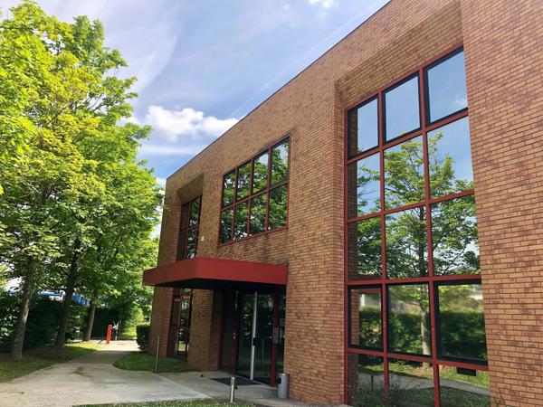 Bureaux à vendre à Villepinte 800 m² environnement paysager arboré