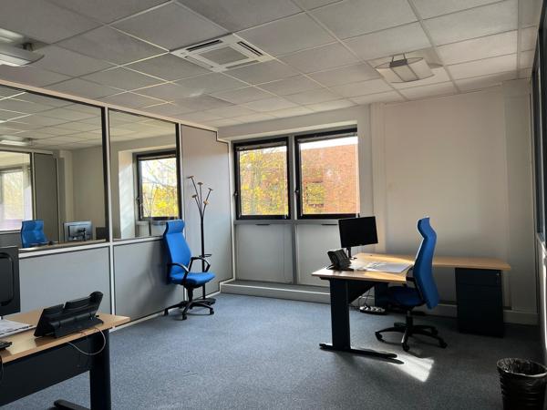 Bureaux à vendre à Villepinte 800 m² environnement paysager arboré
