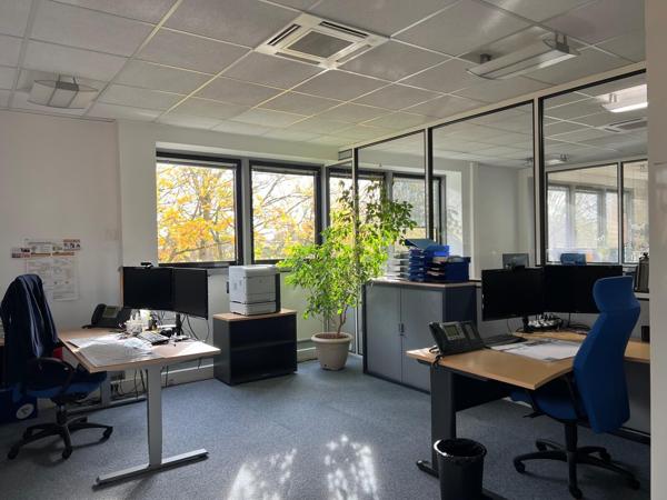 Bureaux à vendre à Villepinte 800 m² environnement paysager arboré