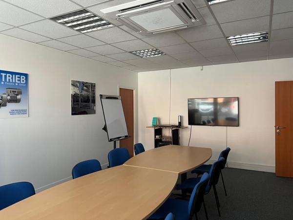 Bureaux à vendre à Villepinte 800 m² environnement paysager arboré
