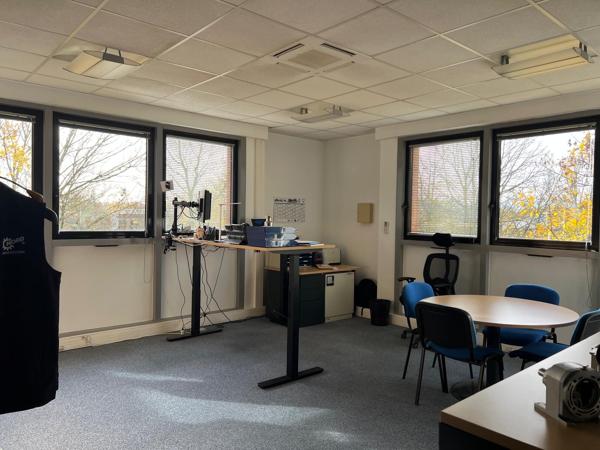 Bureaux à vendre à Villepinte 800 m² environnement paysager arboré