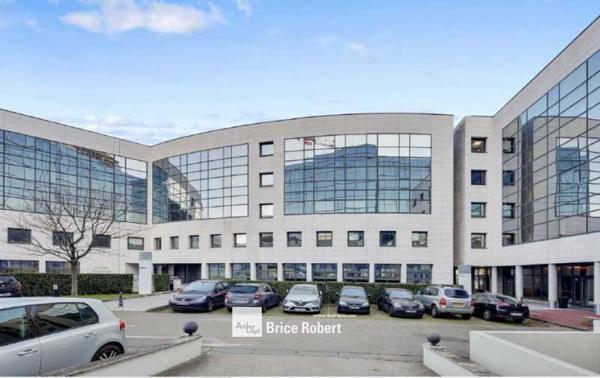 Location bureaux lumineux Lyon 9eme immeuble indépendant accès direct