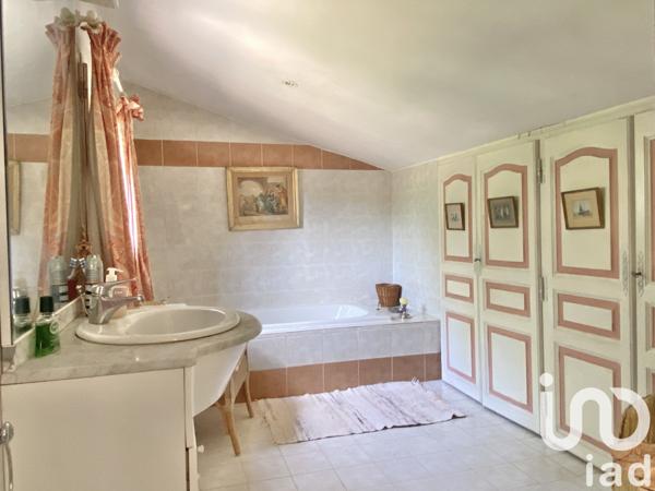 Maison à vendre 10 pièces 250 m² Fuveau