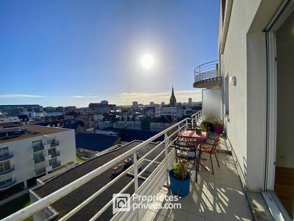 A VENDRE : APPARTEMENT 2 PIÈCES AVEC BALCON (TOURS HYPERCENTRE)
