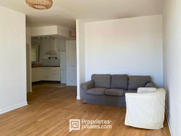 A VENDRE : APPARTEMENT 2 PIÈCES AVEC BALCON (TOURS HYPERCENTRE)