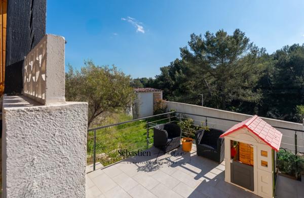 Maison à vendre 4 pièces LE CASTELLET (83) - Maison type chalet - Résidence sécurisée avec piscine - Terrasses