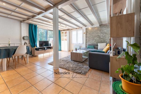 Maison à vendre 4 pièces LE CASTELLET (83) - Maison type chalet - Résidence sécurisée avec piscine - Terrasses
