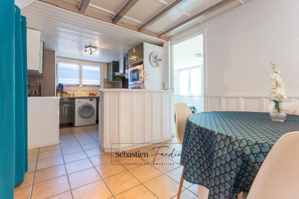 Maison à vendre 4 pièces LE CASTELLET (83) - Maison type chalet - Résidence sécurisée avec piscine - Terrasses