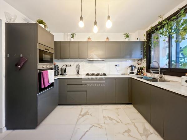 T4 à vendre 105m2 secteur compassion possibilité de garage 13004 / 13012