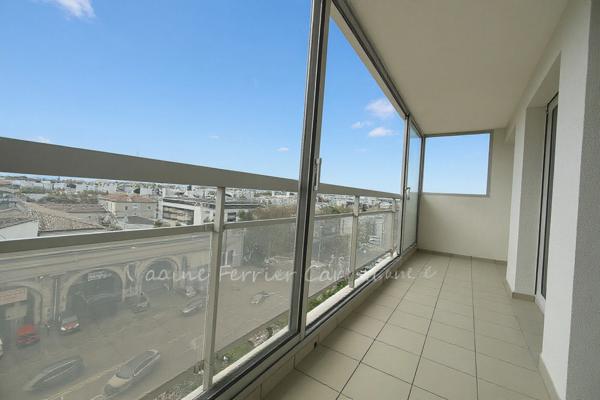 Appartement T3 rénové de 70 m² avec balcon fermé et vue dégagée - Nîmes centre