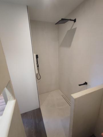 Appartement en rez-de-jardin à GATTIERES (06510)