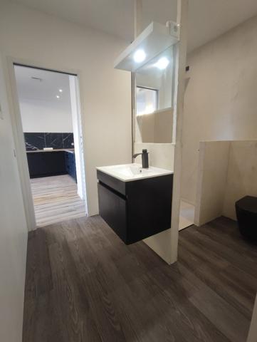 Appartement en rez-de-jardin à GATTIERES (06510)