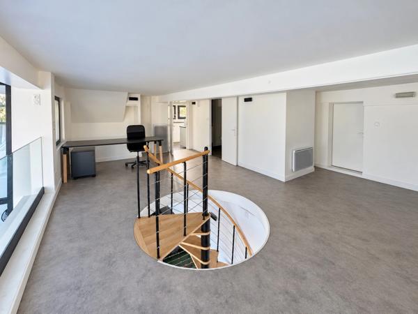 🏢 À LOUER – LOCAL D’ANGLE 130 m² | LONGJUMEAU (91)