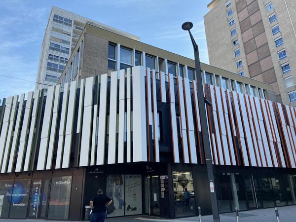 BUREAUX à VENDRE de 638 m²