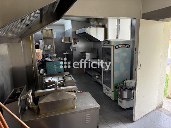 Fonds De Commerce - 130 m²