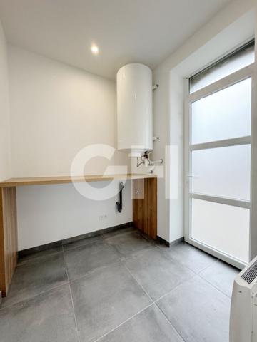 IMMEUBLE DE RAPPORT : UNE MAISON + 3 APPARTEMENTS