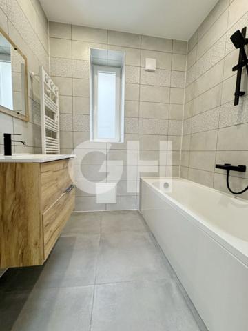 IMMEUBLE DE RAPPORT : UNE MAISON + 3 APPARTEMENTS