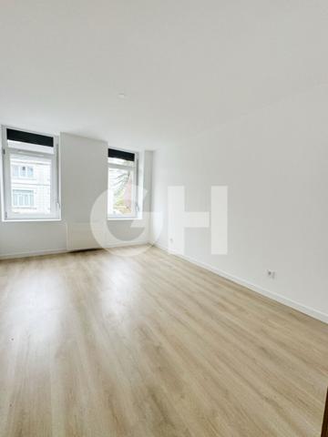 IMMEUBLE DE RAPPORT : UNE MAISON + 3 APPARTEMENTS