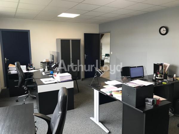 Bureaux à louer à Marly proche autoroute A2 avec parking et rénovation