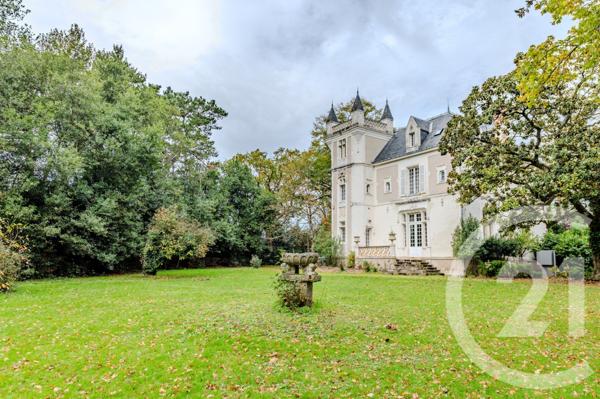 Maison à vendre  10 pièces - 420 m2 STE LUCE SUR LOIRE - 44