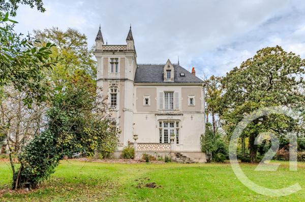Maison à vendre  10 pièces - 420 m2 STE LUCE SUR LOIRE - 44