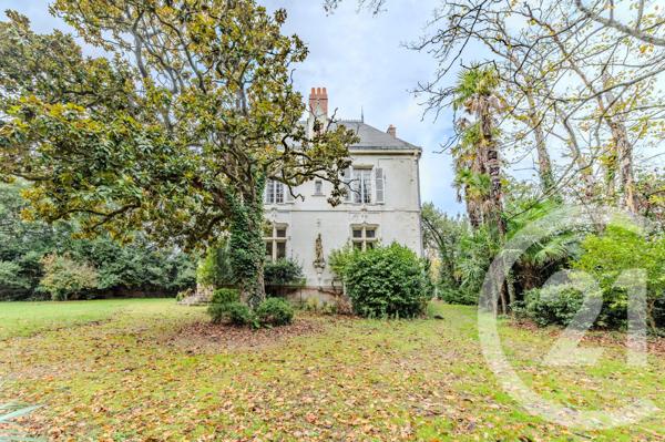 Maison à vendre  10 pièces - 420 m2 STE LUCE SUR LOIRE - 44