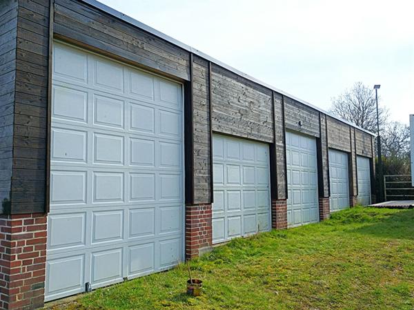 Parking / box La Rue Saint Pierre 97 m2