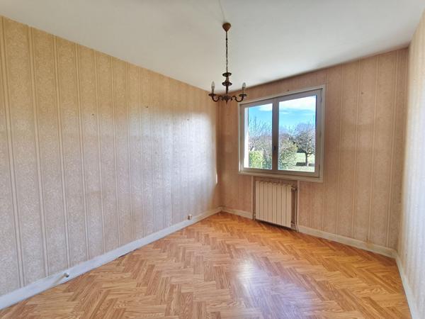 Pavillon sur sous-sol, Marzy 2 chambres, quartier résidentiel, 10 minutes Nevers