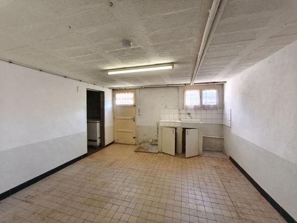 Pavillon sur sous-sol, Marzy 2 chambres, quartier résidentiel, 10 minutes Nevers