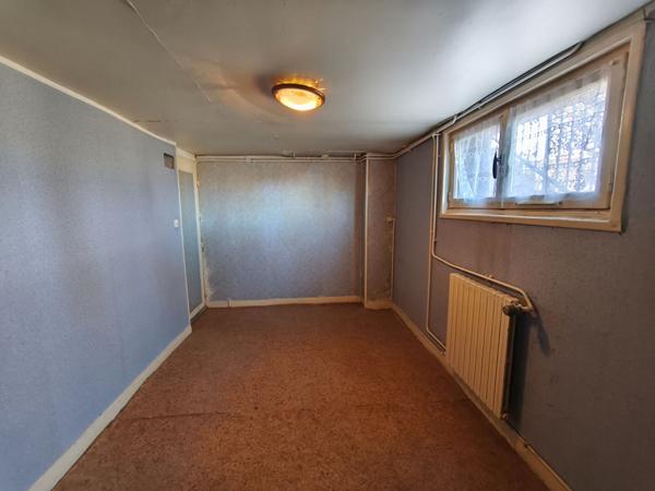 Pavillon sur sous-sol, Marzy 2 chambres, quartier résidentiel, 10 minutes Nevers