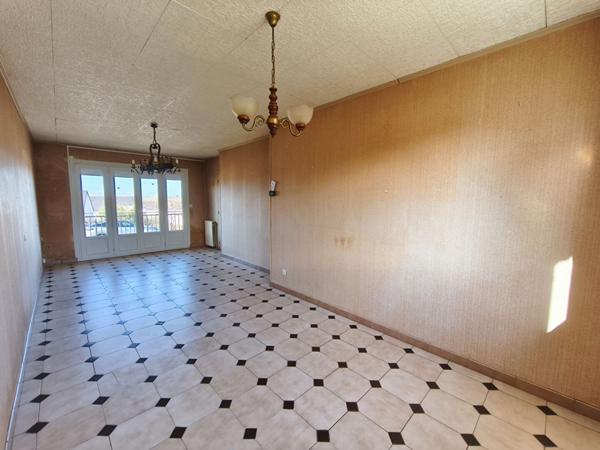 Pavillon sur sous-sol, Marzy 2 chambres, quartier résidentiel, 10 minutes Nevers