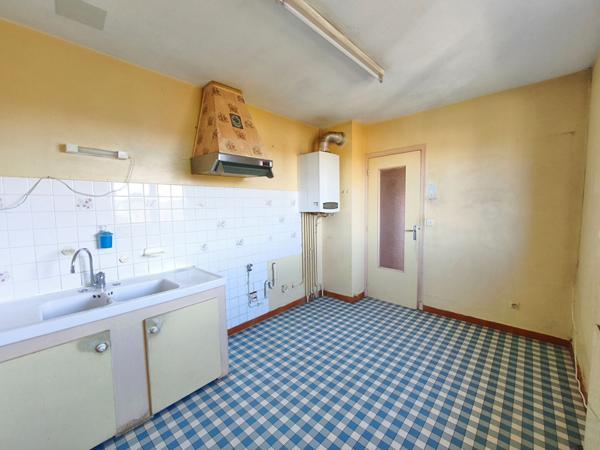 Pavillon sur sous-sol, Marzy 2 chambres, quartier résidentiel, 10 minutes Nevers