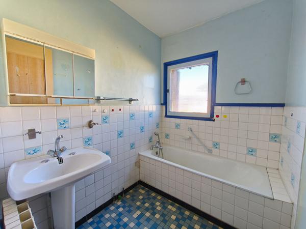 Pavillon sur sous-sol, Marzy 2 chambres, quartier résidentiel, 10 minutes Nevers