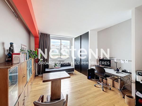 Nestenn - Paris 10e - Saint-Vincent-de-Paul - Appartement + Surface Commerciale de 66 m2 - 6e étage avec ascenseur - Vue dégagée sur Paris - Cave