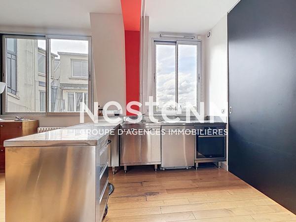 Nestenn - Paris 10e - Saint-Vincent-de-Paul - Appartement + Surface Commerciale de 66 m2 - 6e étage avec ascenseur - Vue dégagée sur Paris - Cave